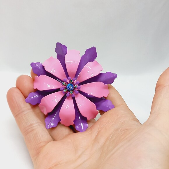 FAB! Joan Rivers Designer Metal Flower Brooch Purple Pink - Picture 4 of 8